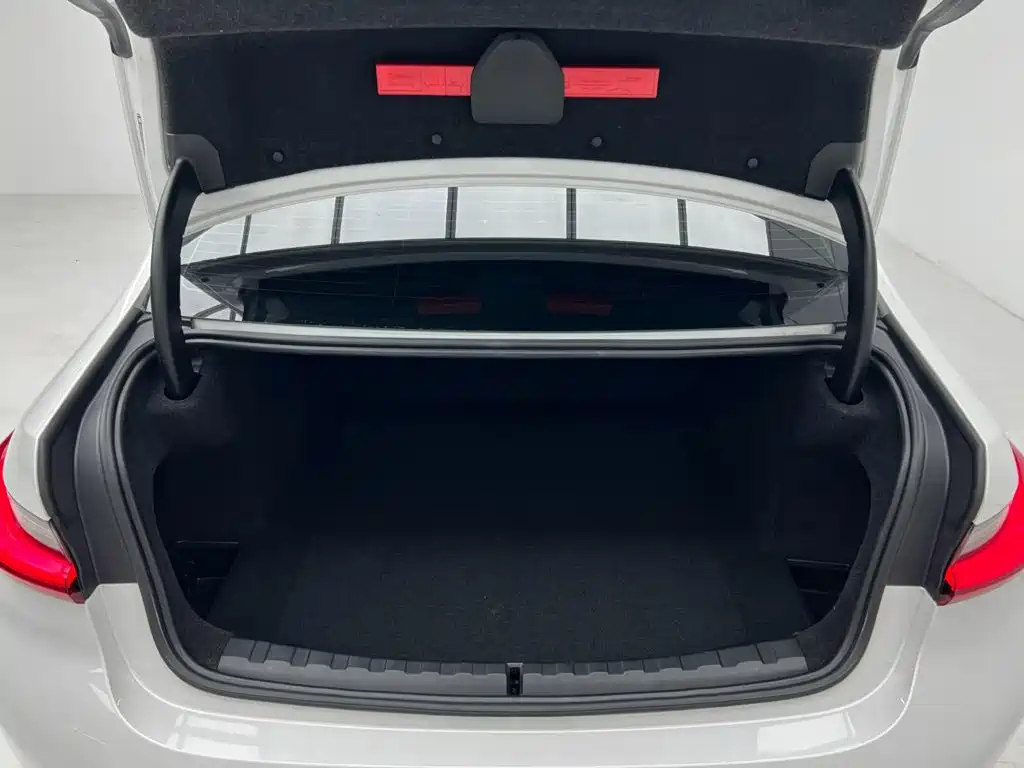 BMW 3 Series — миниатюра 11