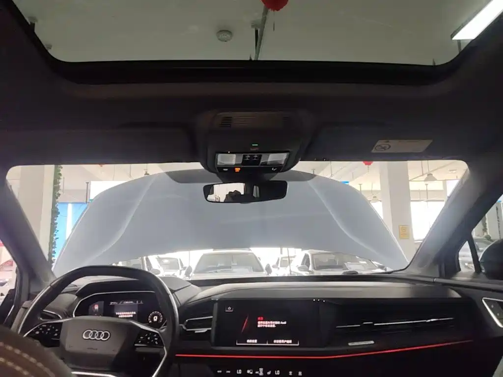 Audi Q4 e-tron — миниатюра 18