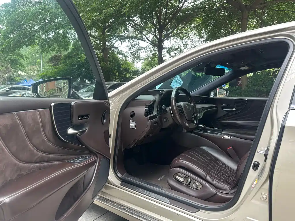 Lexus LS 2018 350 Luxury V