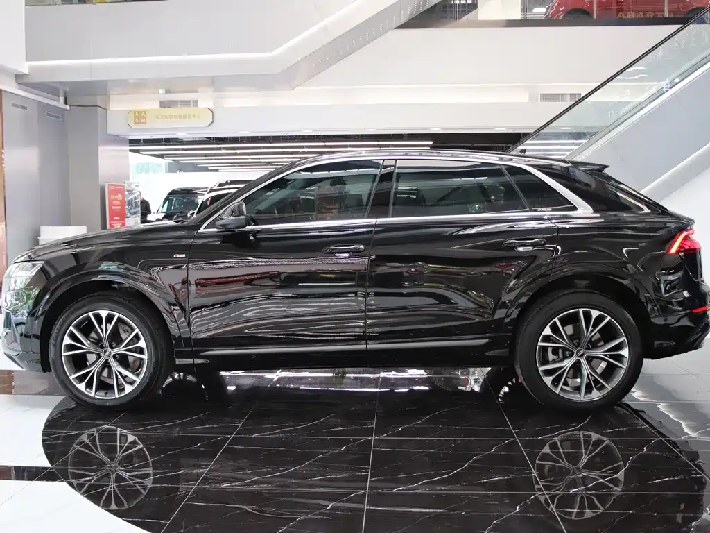 Audi Q8 2022 55 TFSI Luxury