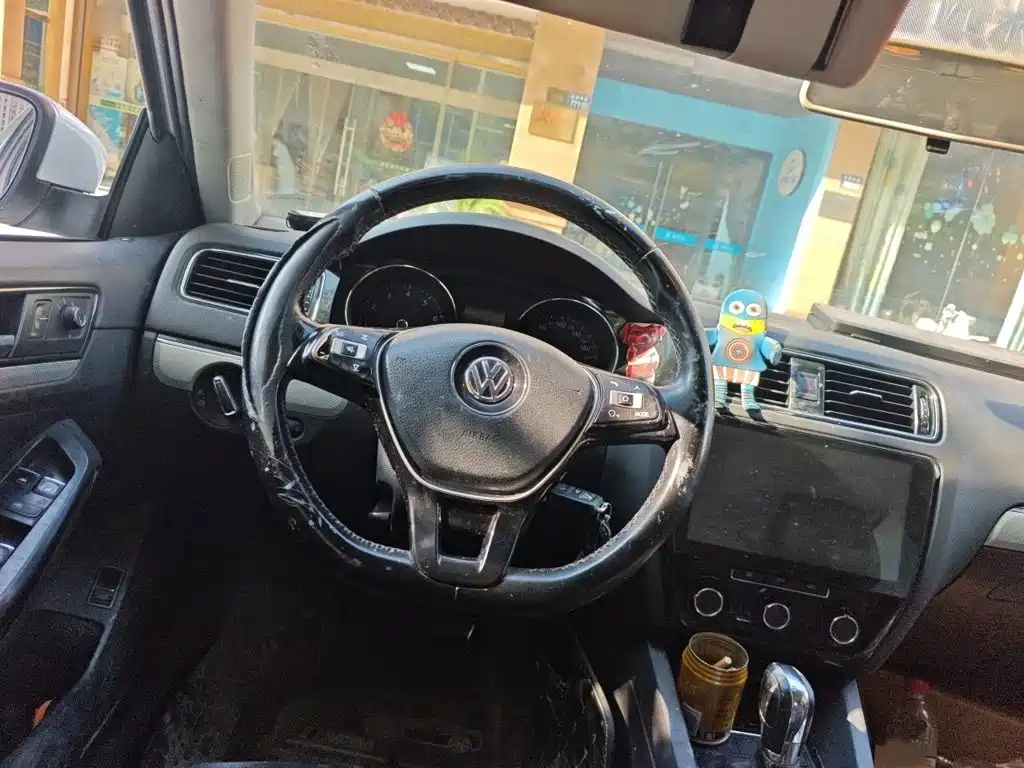 Volkswagen Sagitar — миниатюра 3
