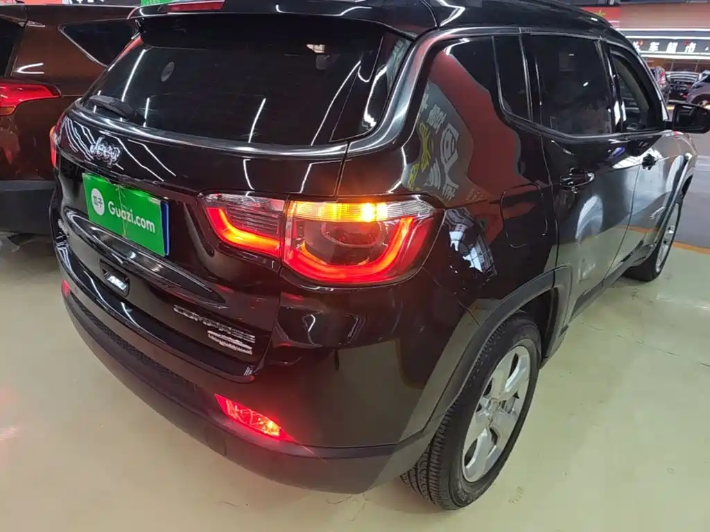 Jeep Compass — миниатюра 8