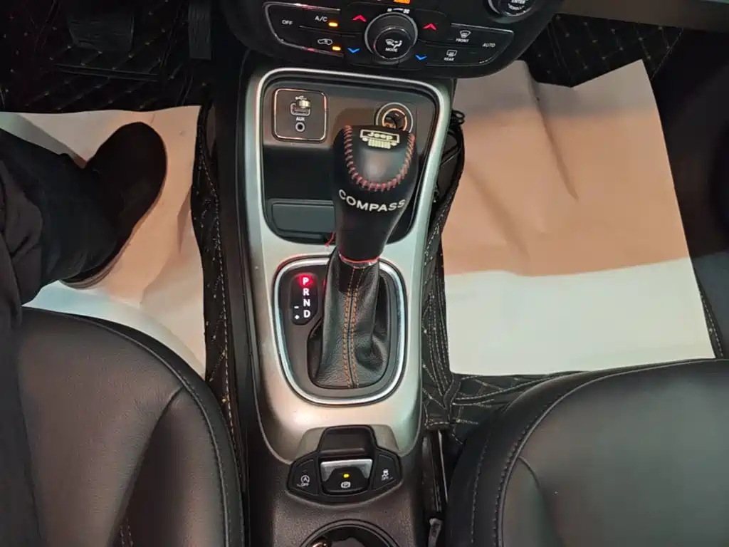 Jeep Compass — миниатюра 14
