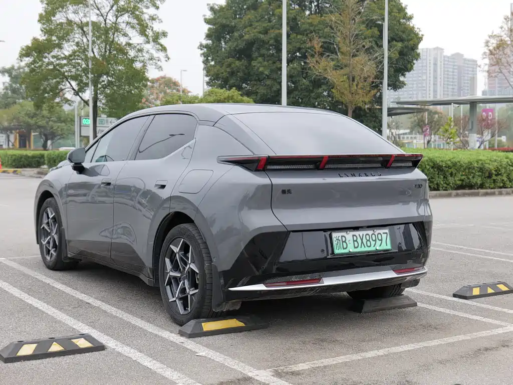 Lynk & Co 20 — миниатюра 7