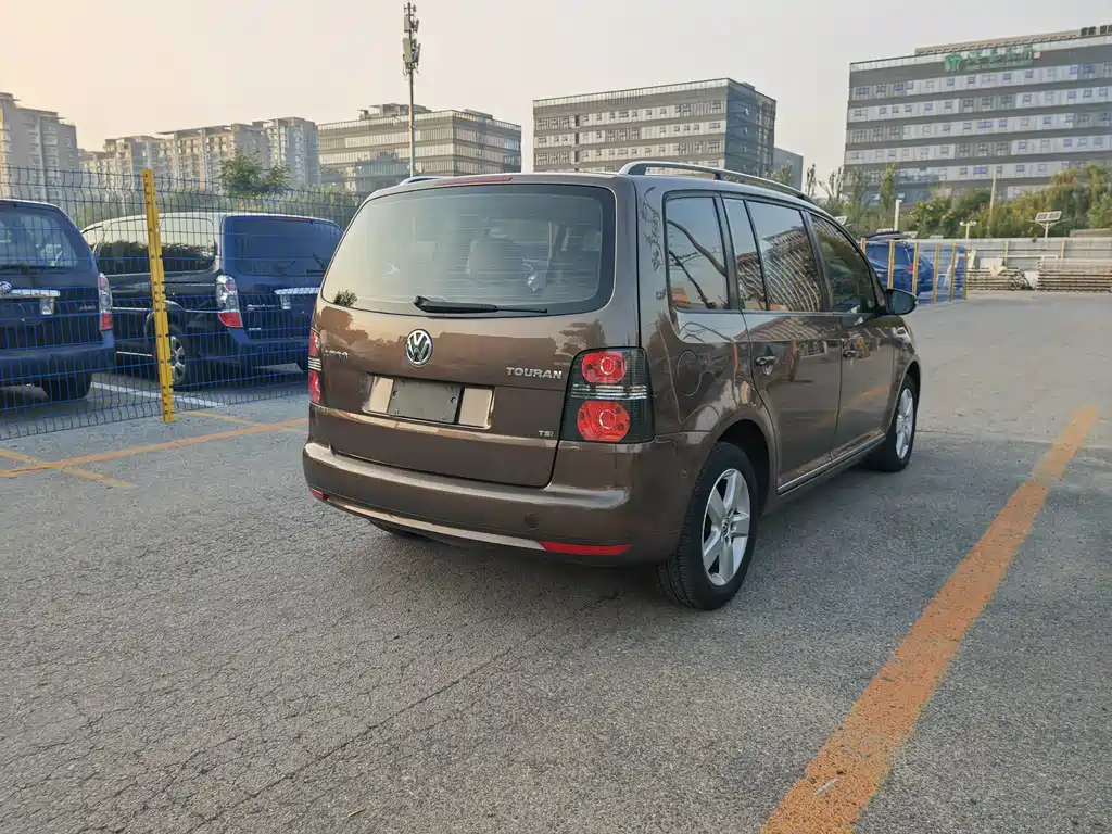 Volkswagen Touran — миниатюра 11