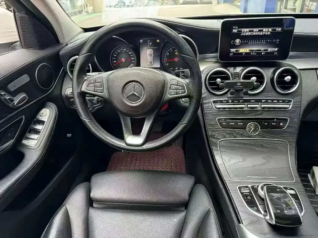 Mercedes-Benz C-Class — миниатюра 6