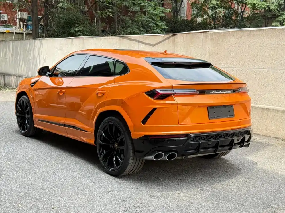 Lamborghini Urus — миниатюра 32