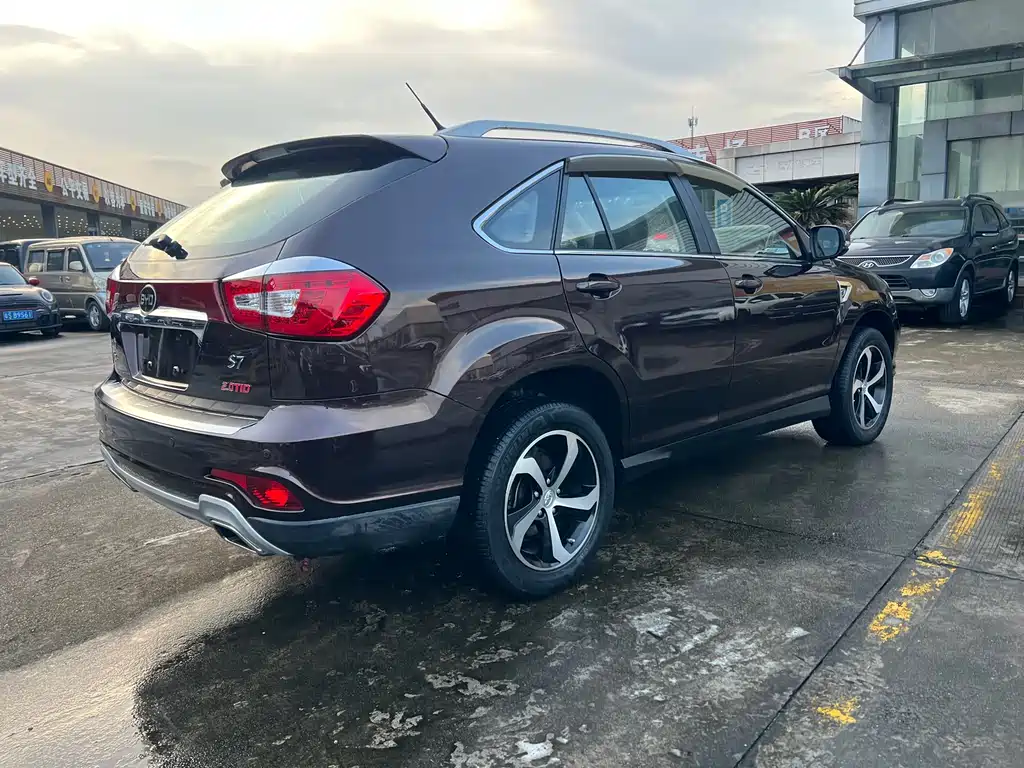BYD S7 2015 2.0T AT Luxury