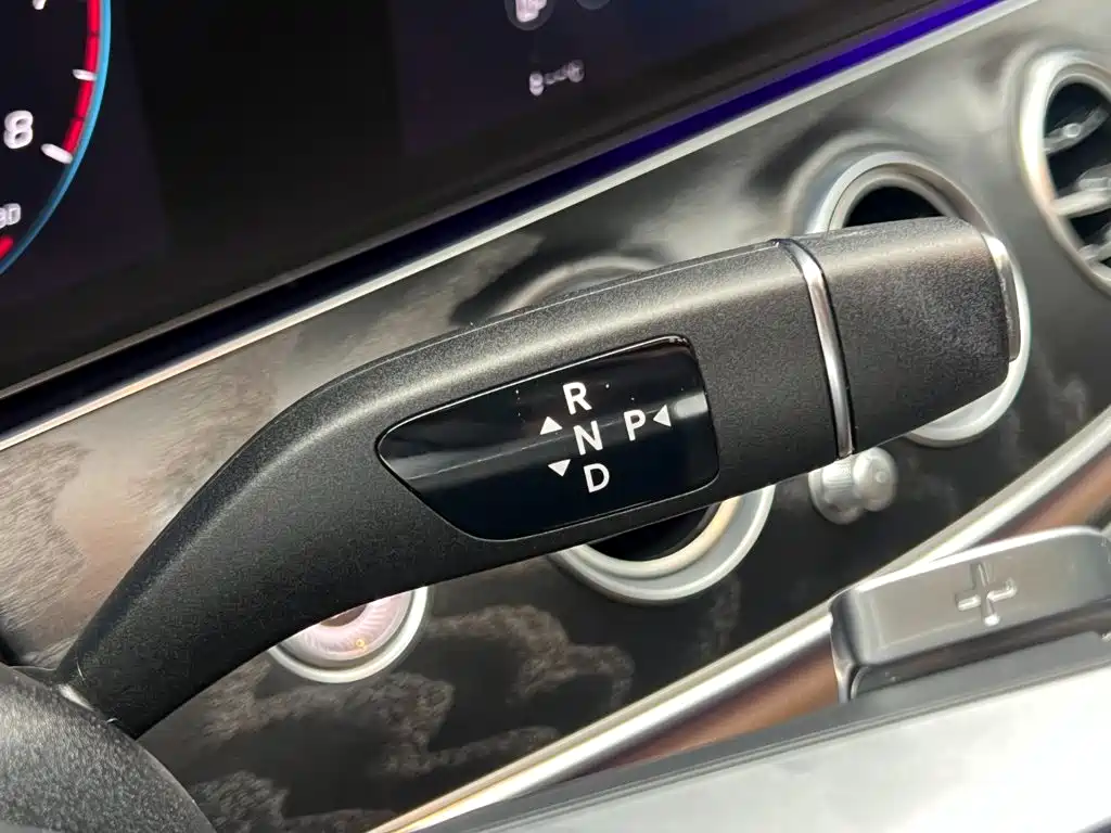 Mercedes-Benz E-Class — миниатюра 17