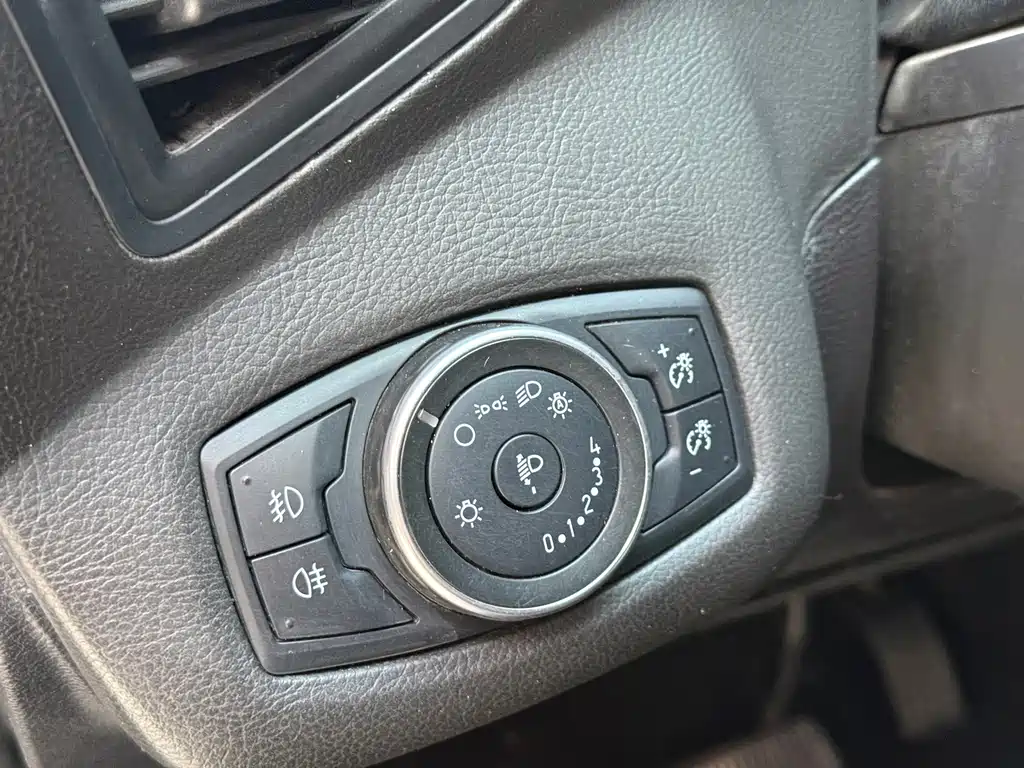 Ford Kuga — миниатюра 11