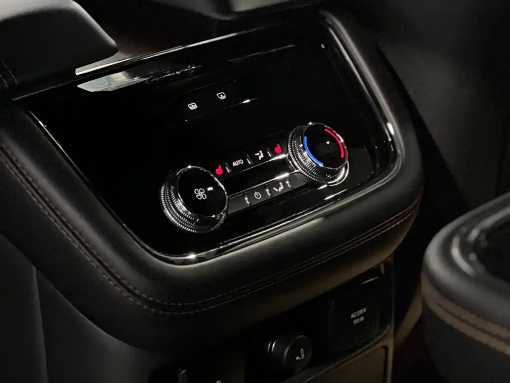Lincoln Navigator — миниатюра 8