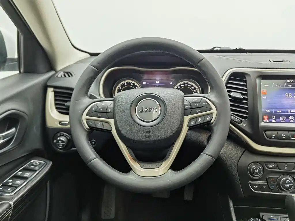 Jeep Cherokee (Import) — миниатюра 11