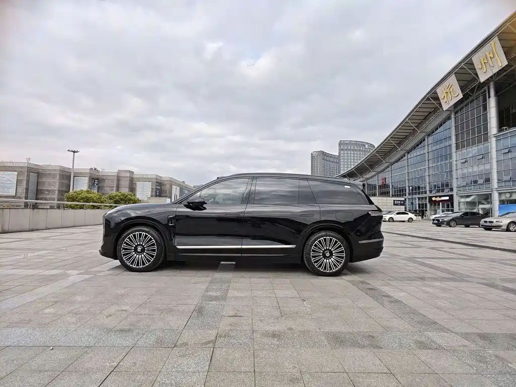 NIO ES8 2026 мест Executive Luxury