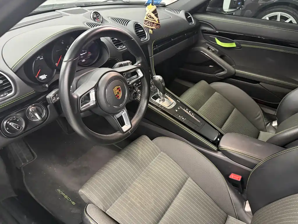 Porsche 718 2020 Cayman 2.0T