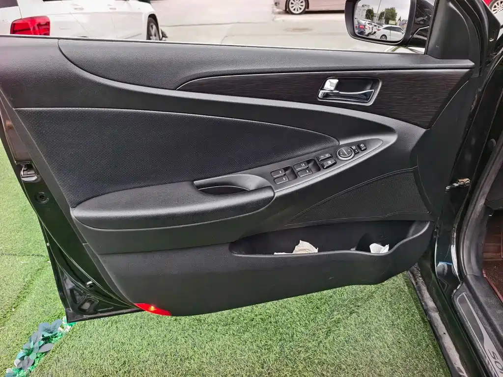 Hyundai Sonata — миниатюра 5