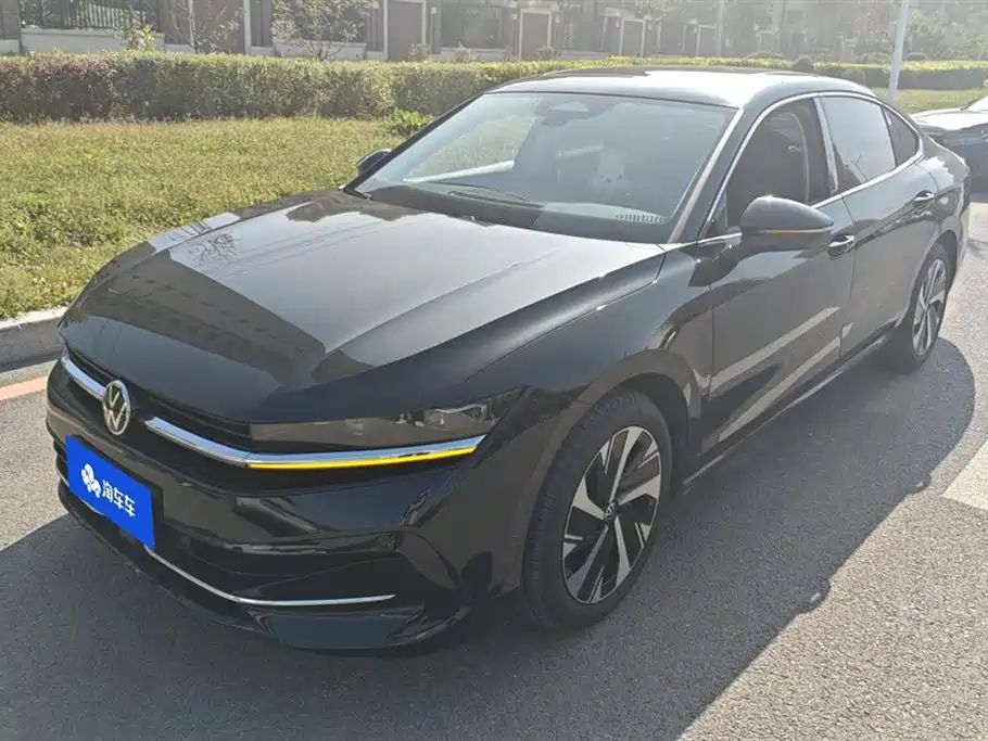 Volkswagen Magotan 2025