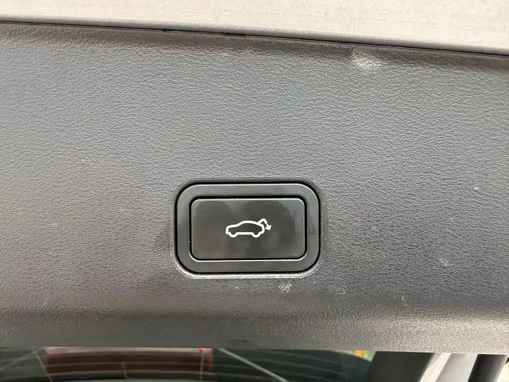 Geely Xingyue L — миниатюра 12