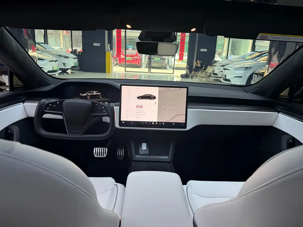 Tesla Model S — миниатюра 6