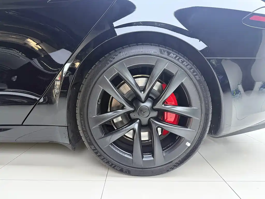 Tesla Model S — миниатюра 12