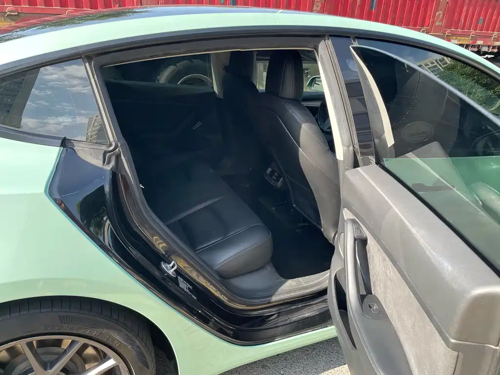 Tesla Model 3 — миниатюра 13