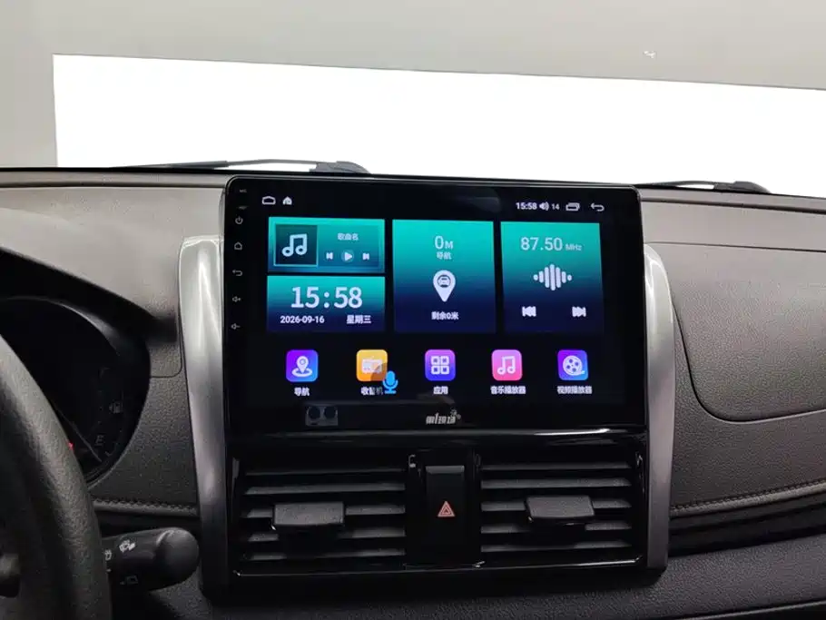 Toyota Yaris L — миниатюра 13