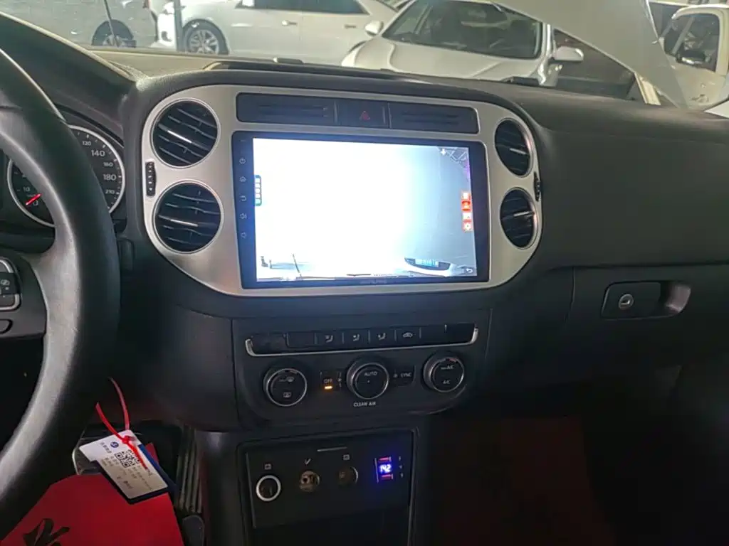 Volkswagen Tiguan — миниатюра 13