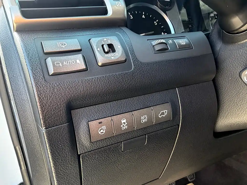 Lexus LX 2013 570