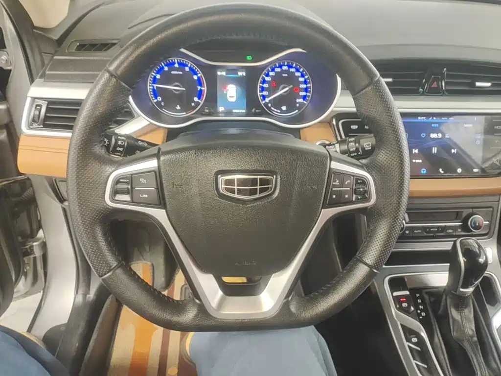 Geely Vision S1 — миниатюра 11