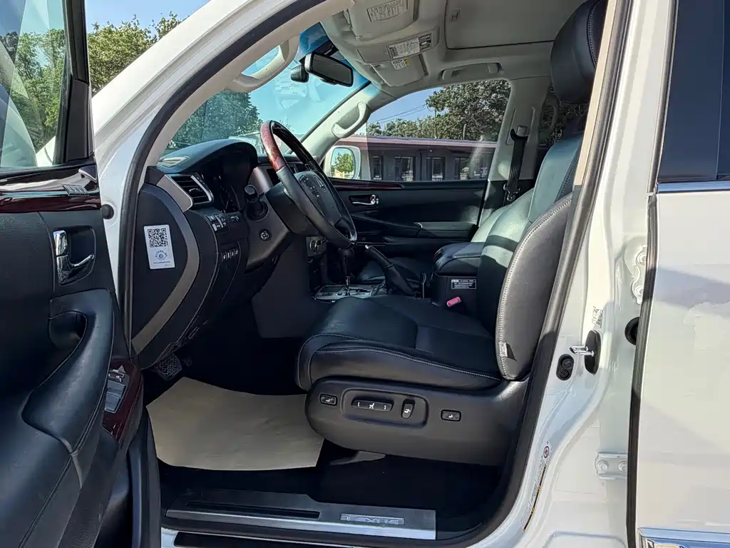 Lexus LX 2013 570