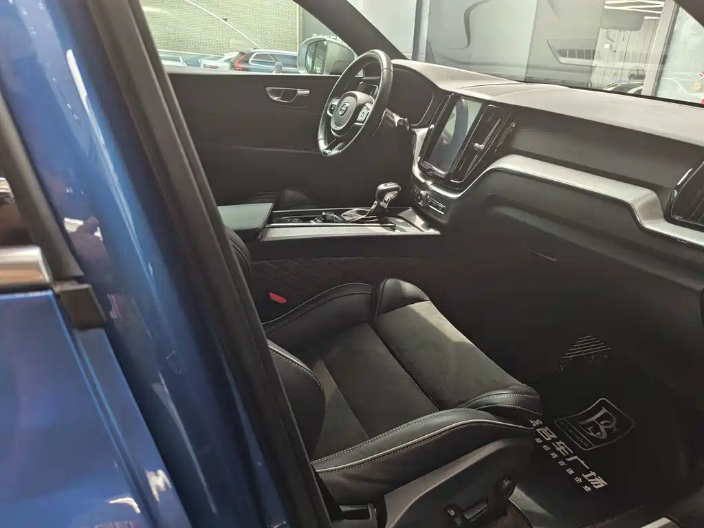 Volvo XC60 — миниатюра 4