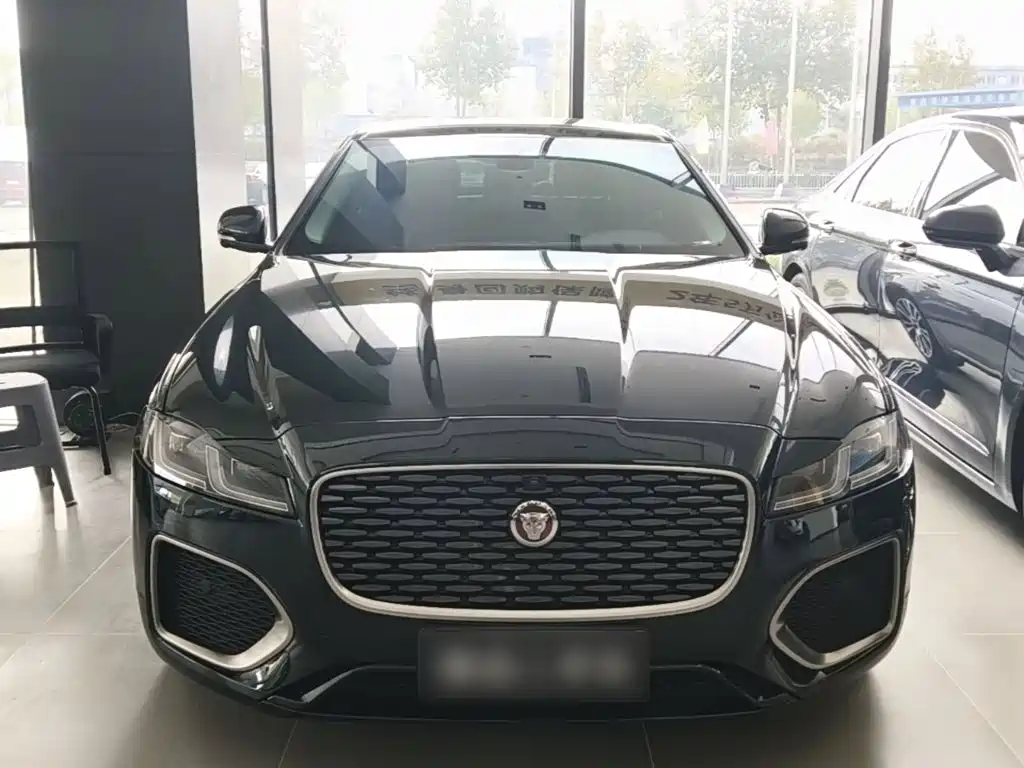 Jaguar XFL — миниатюра 3