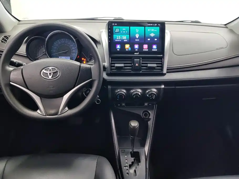 Toyota Yaris L — миниатюра 12