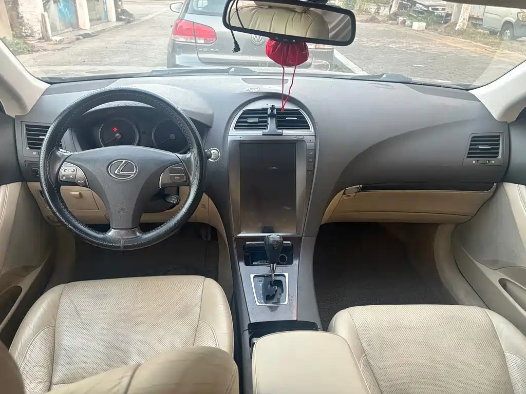 Lexus ES — миниатюра 5