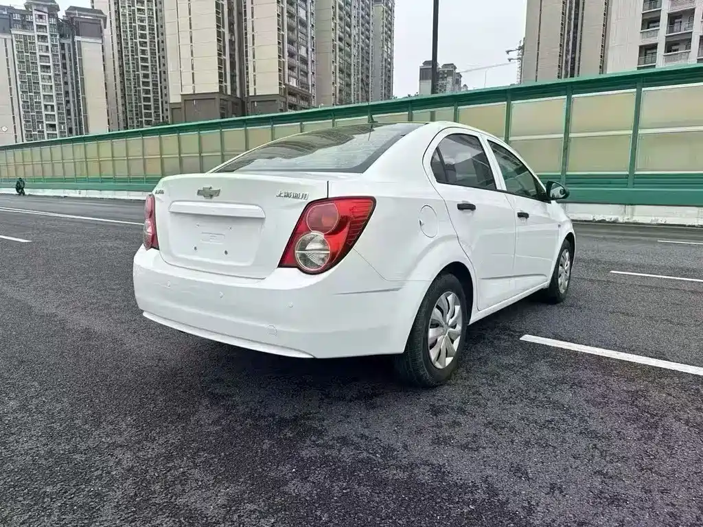 Chevrolet Aveo — миниатюра 9