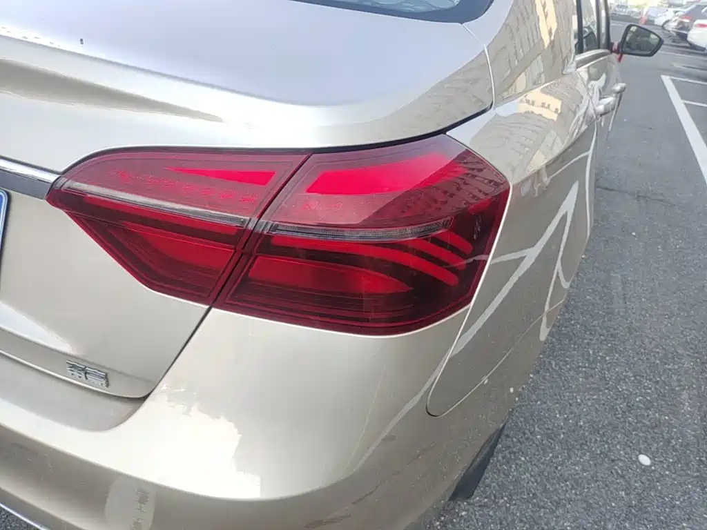 Geely Emgrand — миниатюра 8