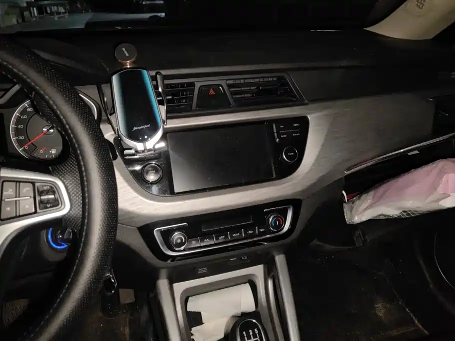 Geely Vision X3 — миниатюра 13