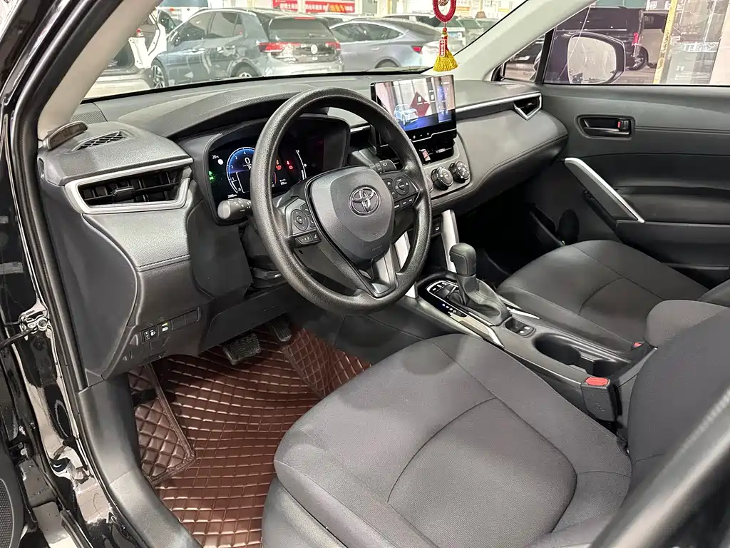 Toyota Corolla Cross — миниатюра 6