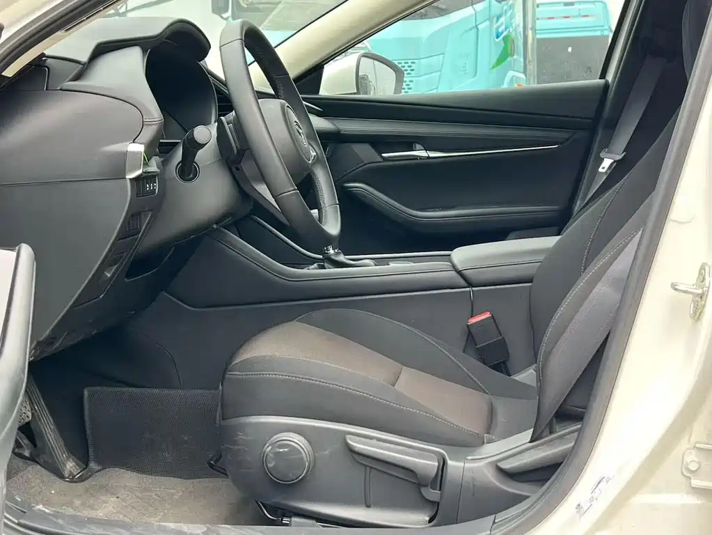 Mazda 3 Axela — миниатюра 4