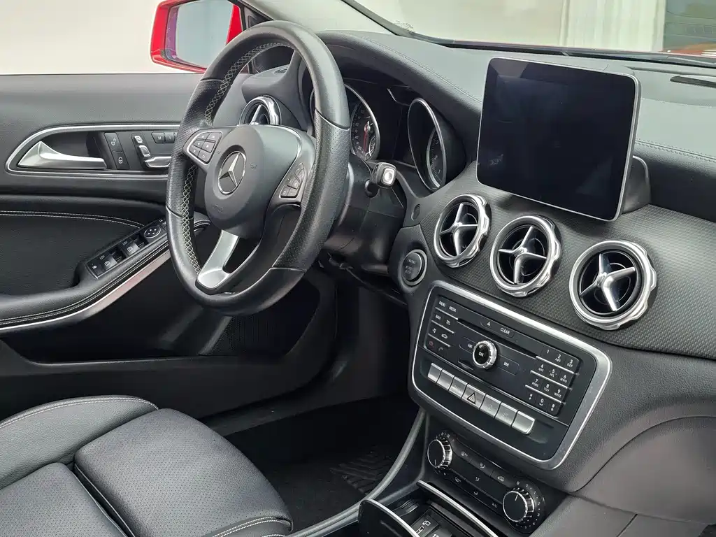 Mercedes-Benz GLA — миниатюра 5