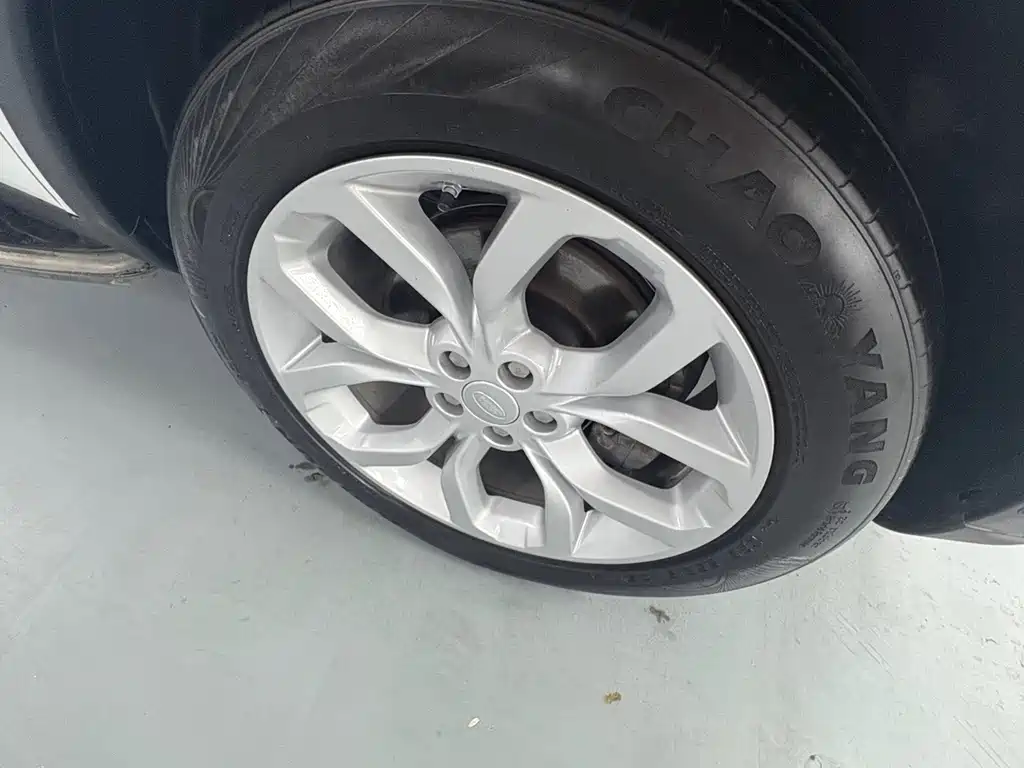 Land Rover Discovery Sport — миниатюра 5