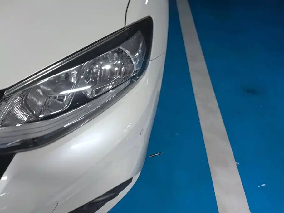 Nissan Tiida — миниатюра 5
