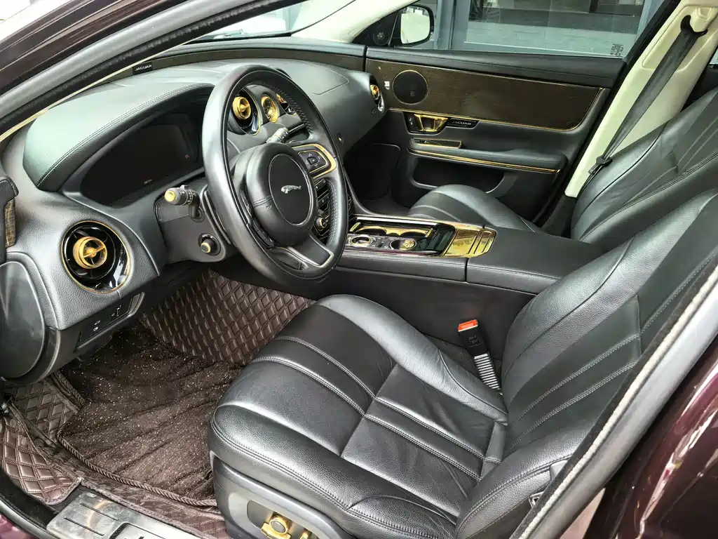 Jaguar XJ — миниатюра 11