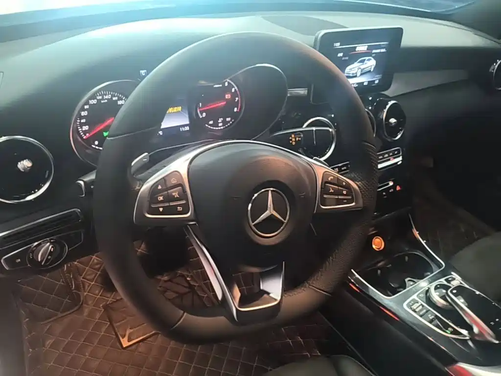 Mercedes-Benz C-Class — миниатюра 11