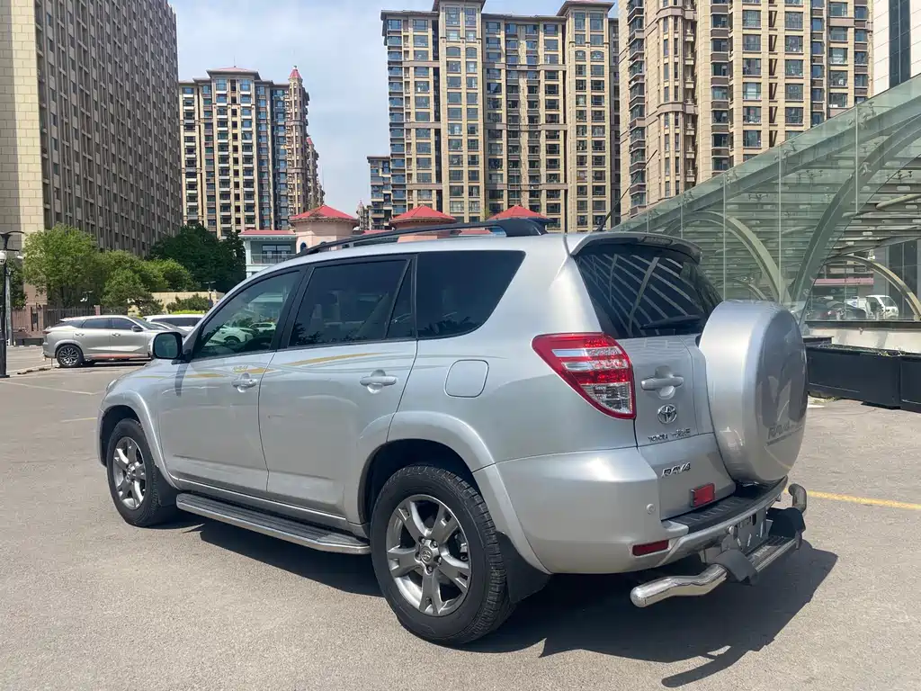 Toyota RAV4 2013 2.0L AT