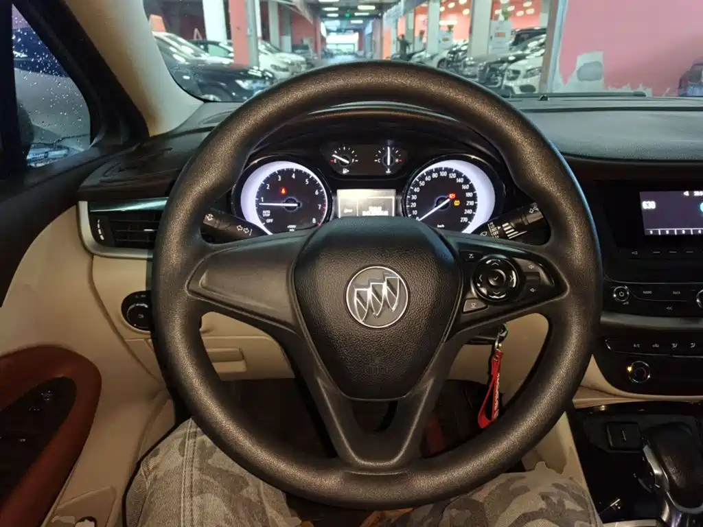 Buick Verano — миниатюра 11