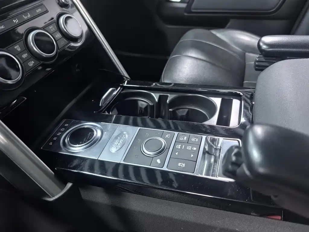 Land Rover Discovery — миниатюра 6