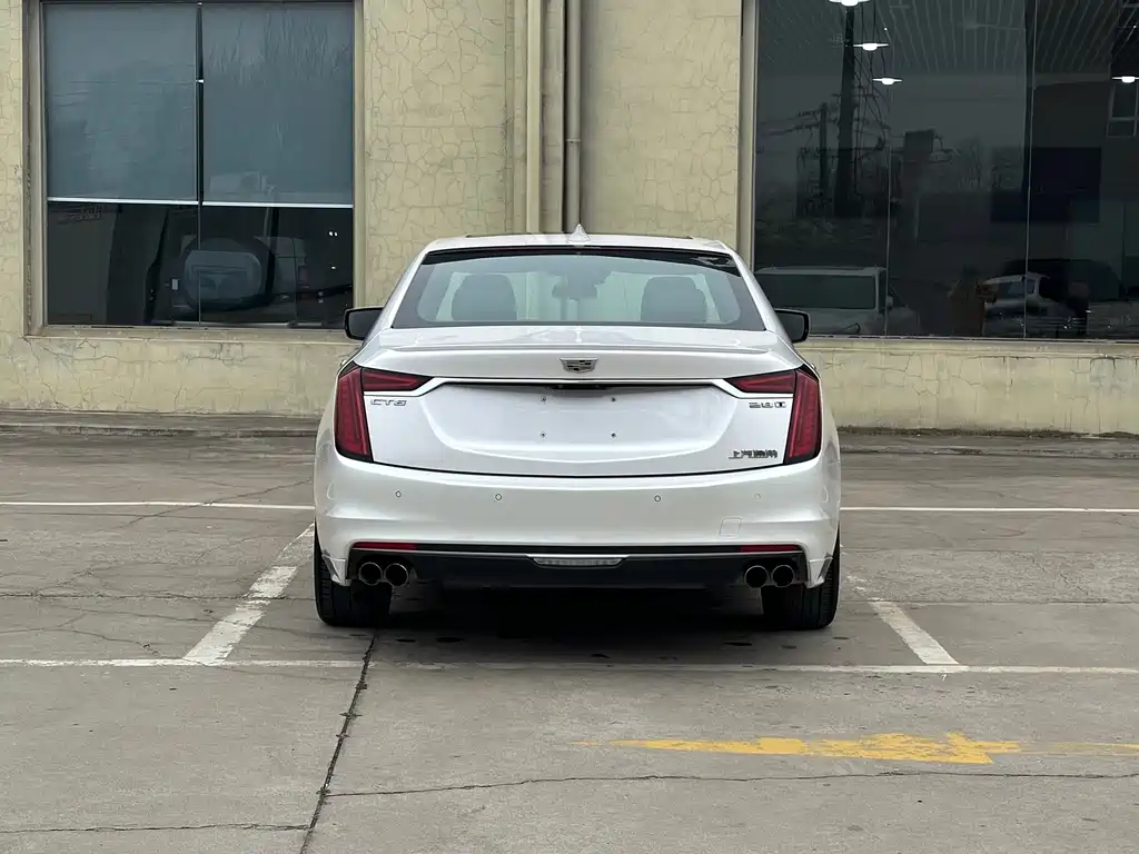 CADILLAC CT6