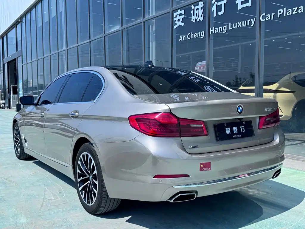 BMW 5 Series — миниатюра 5