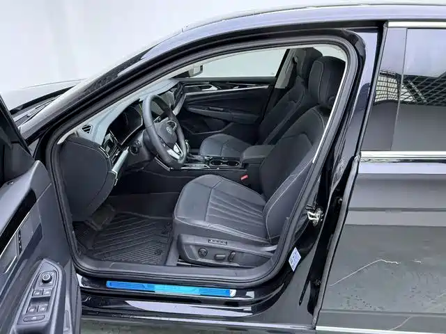 Volkswagen Passat — миниатюра 8