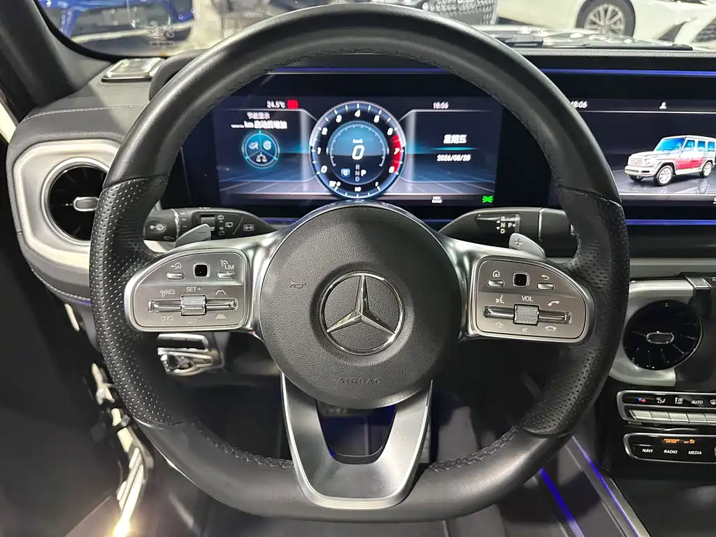 Mercedes-Benz G-Class — миниатюра 12